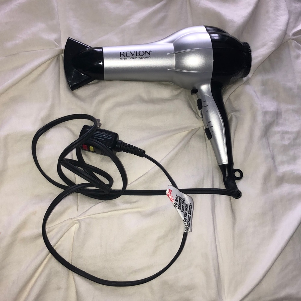 REVLON HAIR DRYER
